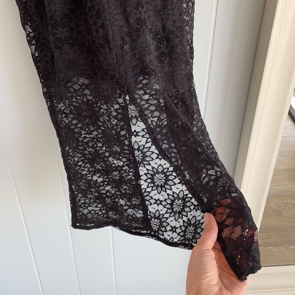 🛒✨Urban outfitters lace fitting dress - Picture 5 of 9